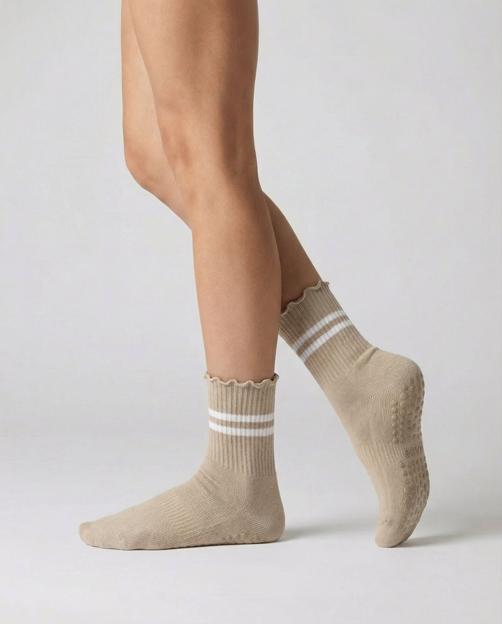 EOVII Non - Slip Lettuce Edge Pilates Grip Socks - eovii
