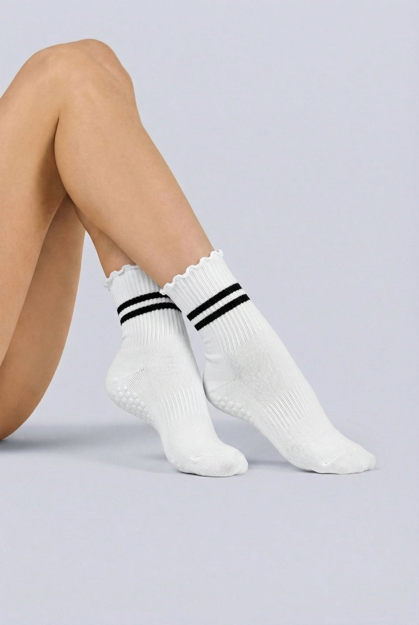 EOVII Non - Slip Lettuce Edge Pilates Grip Socks - eovii