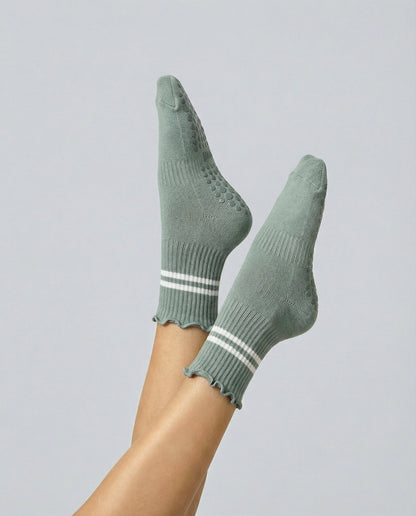 EOVII Non - Slip Lettuce Edge Pilates Grip Socks - eovii