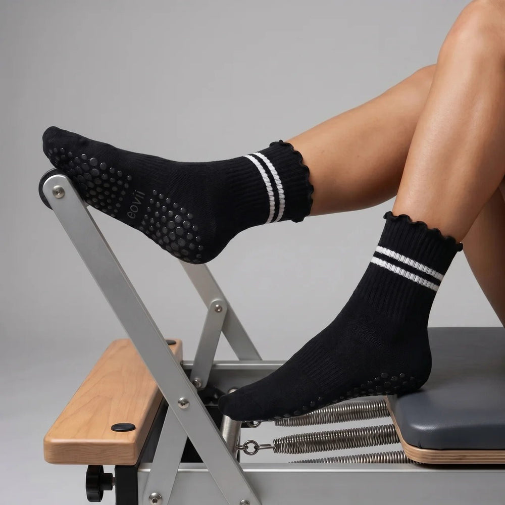 EOVII Non - Slip Lettuce Edge Pilates Grip Socks - eovii